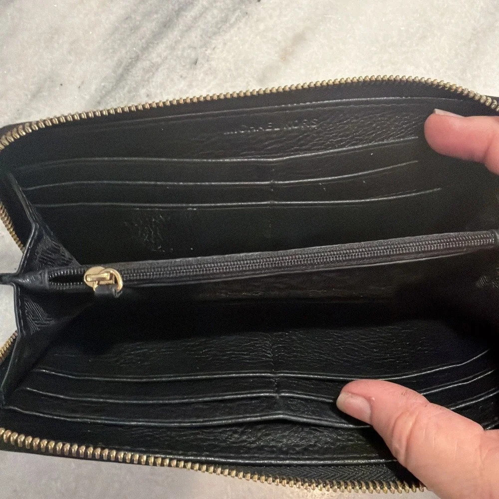 Michael Kors Black Jet Set Leather Multi Pocket Tote With Matching‎ Wallet